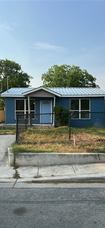 811 BRUNSWICK BLVD