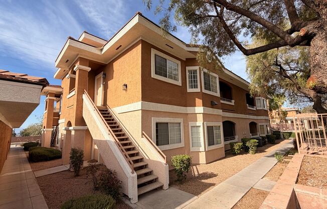 2 beds, 2 baths, $1,595, Unit UNIT 1021