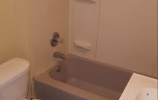 2 beds, 1 bath, $650