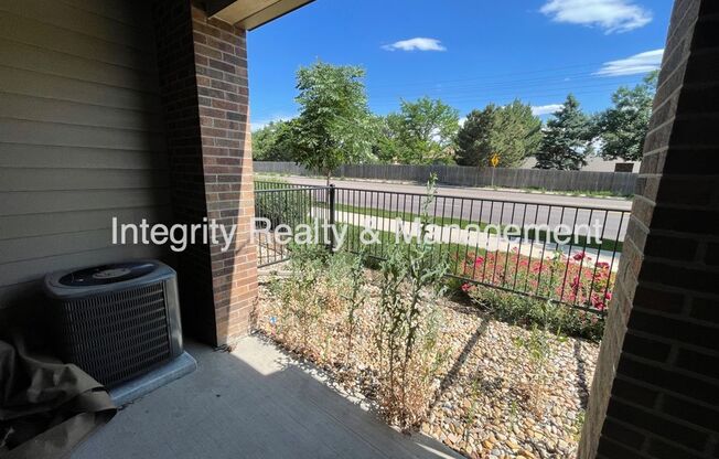 3 Bed/2.5 Bath Townhome, 1588 sq ft, 598 E Dry Creek Pl