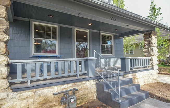 Waldo 4 Bed 2 Bath Home + 2 Car Garage