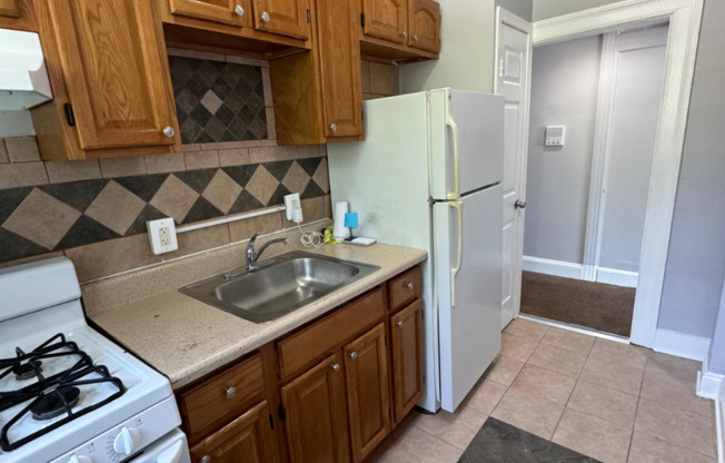 1 bed, 1 bath, 600 sqft, $1,100, Unit Unit 12