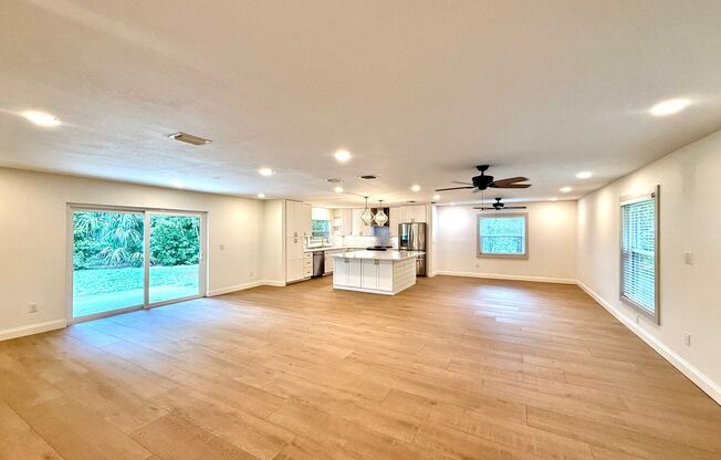 GORGEOUS, COMPLETELY REDONE 3/2 MAITLAND HOME!