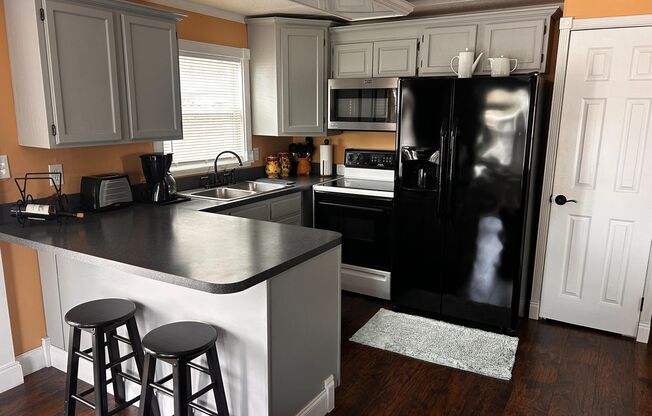 Charming 2-Bedroom Home in Largo – 55+ community