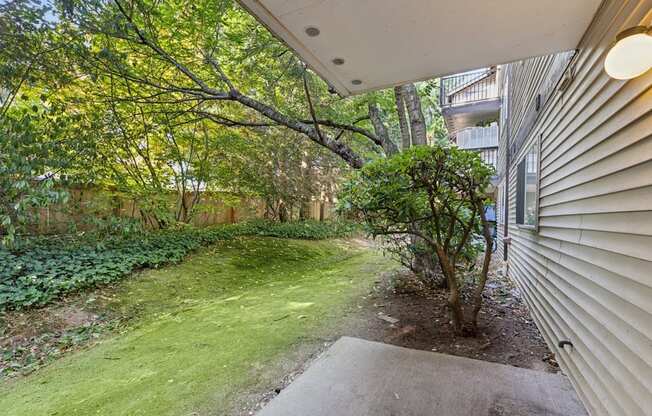 Saratoga Apartments in Everett, Washington Private Patio