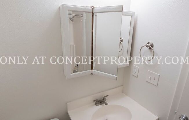 2 beds, 1 bath, 810 sqft, $1,299, Unit 34