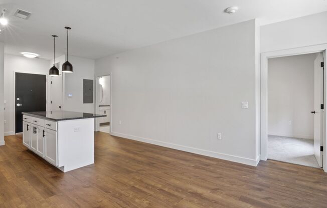 1 bed, 1 bath, 682 sqft, $1,365, Unit 204