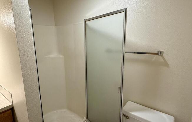 3 beds, 2 baths, 1,513 sqft, $2,200