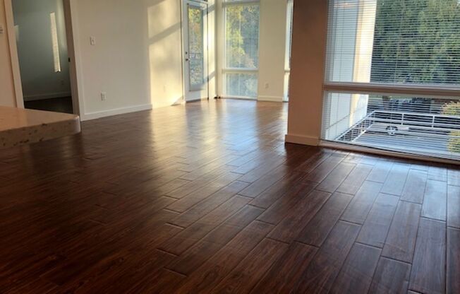 1 bed, 1 bath, 859 sqft, $1,200, Unit 215