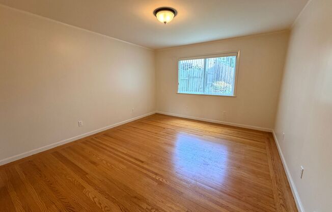 Charming Single Family House Across from McLaren Park