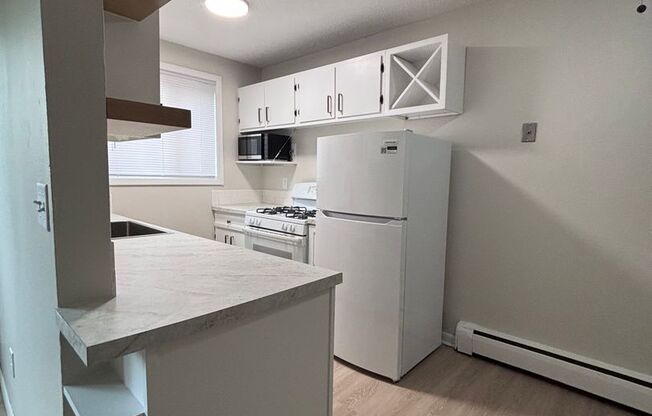2 beds, 1 bath, 735 sqft, $1,375, Unit 5701-25