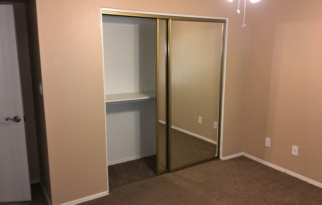 3 beds, 2 baths, $1,895, Unit Unit# 143