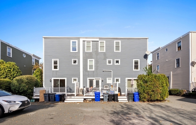 205 W 6