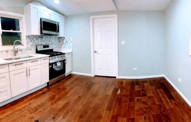 3418 W Mclean Ave