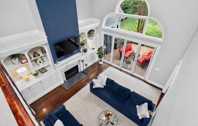4 beds, 3.5 baths, $6,300