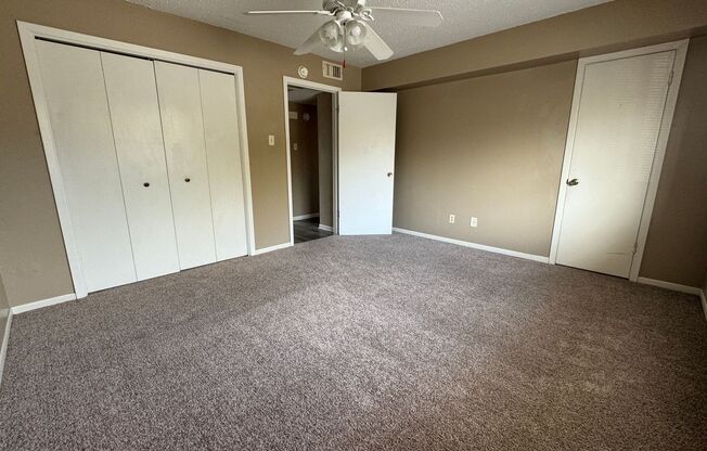 2 beds, 1 bath, 850 sqft, $750, Unit Apt B