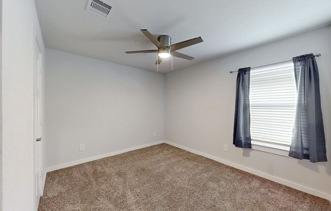 3 Bedroom, 2 Bath in Midtown Subdivision College Station