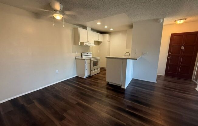 1 bed, 1 bath, 716 sqft, $2,150, Unit J010