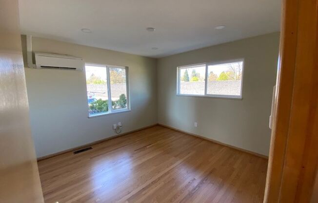 2 beds, 1 bath, 800 sqft, $1,495