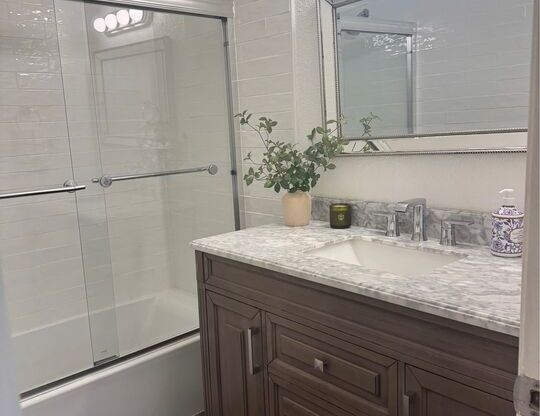 1 bed, 1 bath, 693 sqft, $3,000, Unit 228