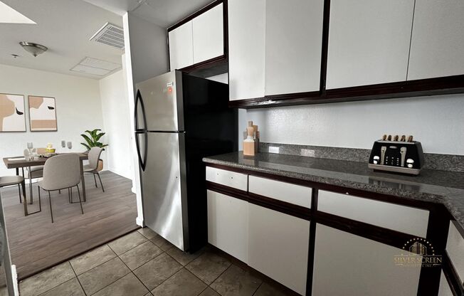 1229 N. Sycamore Ave.