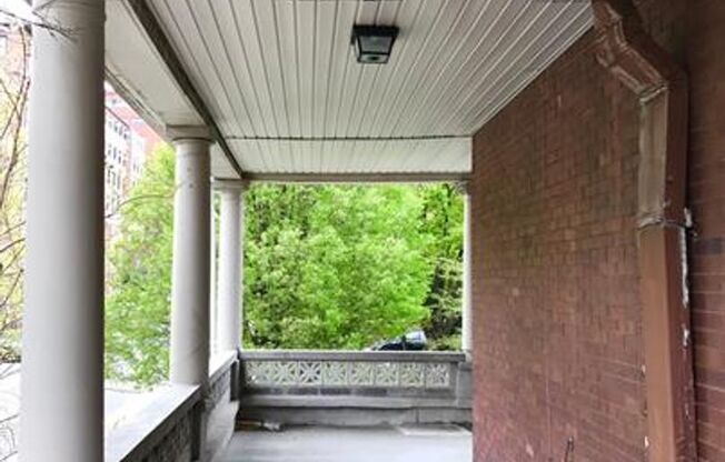 301 East 33rd Street