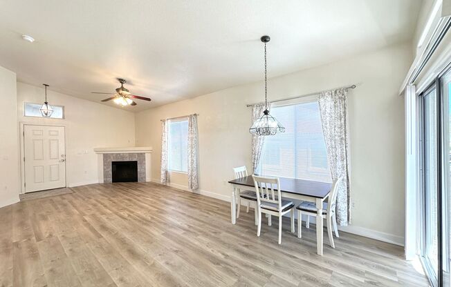 2 beds, 2 baths, $1,450, Unit # 1924