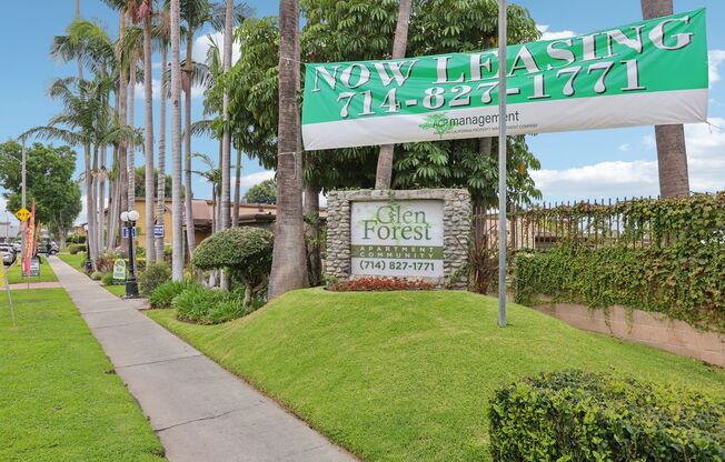 2 beds, 1 bath, 806 sqft, $2,495, Unit D11
