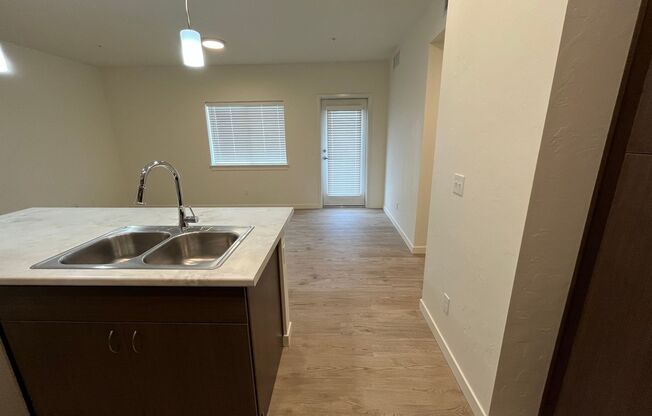 2 beds, 2 baths, 1,010 sqft, $1,495, Unit 4715 - 304