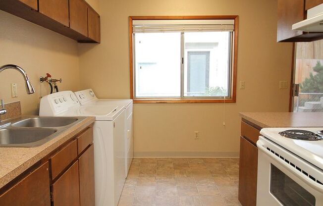 2 beds, 1 bath, $1,795