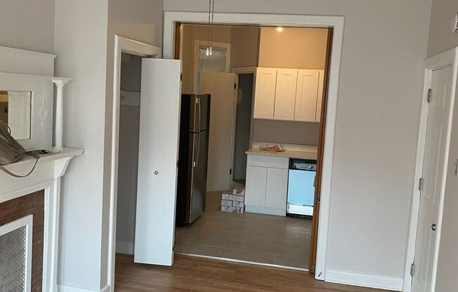 1 bed, 1 bath, 700 sqft, $1,450, Unit 3243 - Unit 3A