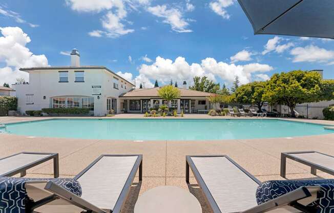 Welcome to Ascent at The Galleria Apartment Homes