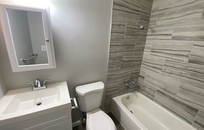 2 beds, 1 bath, $1,595, Unit # 2