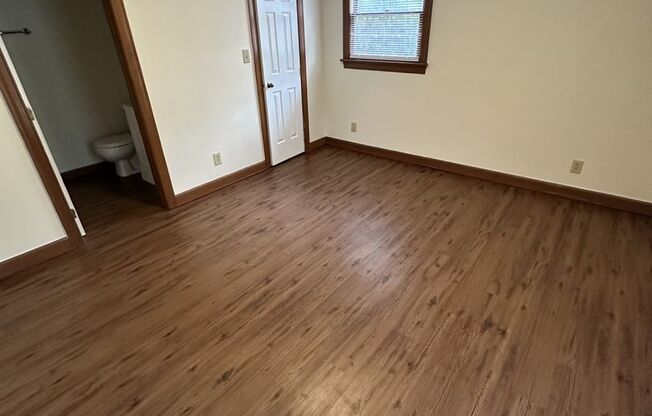 1 Bedroom 1 Bathroom Condo!