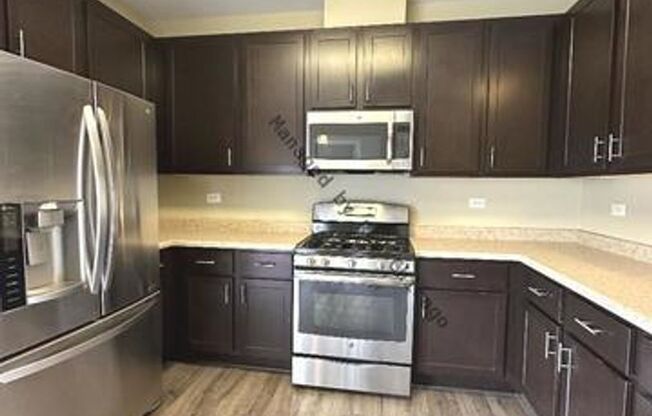 649 Cary Woods Cir Cary, IL 60013