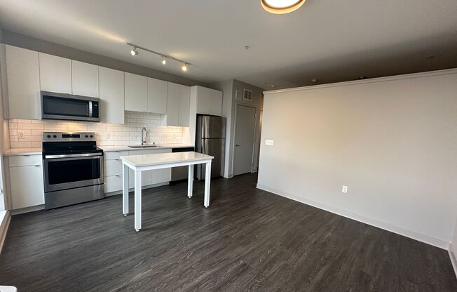 1 bed, 1 bath, 540 sqft, $1,795, Unit 301