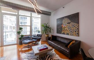 901 West Madison 605