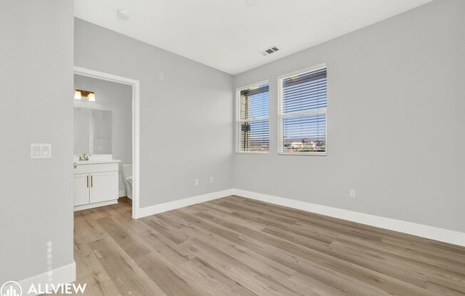 3 beds, 3.5 baths, $3,299, Unit Unit 214