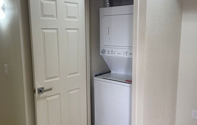 2 beds, 1 bath, 707 sqft, $1,239, Unit 7224