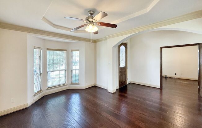 Grand 6-Bedroom Home for lease in The Trails of Glenwood