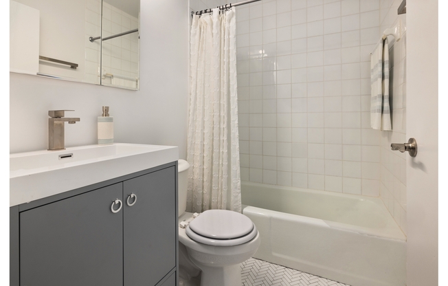 1 bed, 1 bath, $4,495, Unit 28A