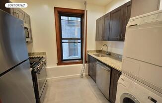 3 beds, 1 bath, $3,650, Unit 22