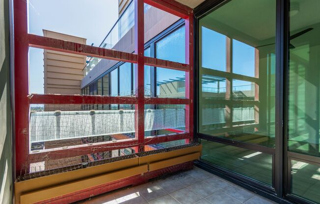 2 beds, 2 baths, $2,100, Unit # 523