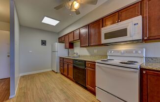 RENT SPECIALS! Spacious 2 bedroom close to Anschutz Medical School, SHOPPING and MORE!