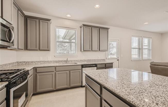 416 ARROWHEAD VINE ST