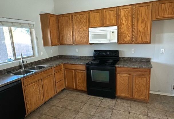 NEWLY LISTED - BEAUTIFUL HOME IN SAN TAN HEIGHTS!