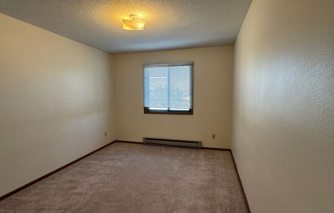 2 beds, 1 bath, 835 sqft, $695, Unit 306