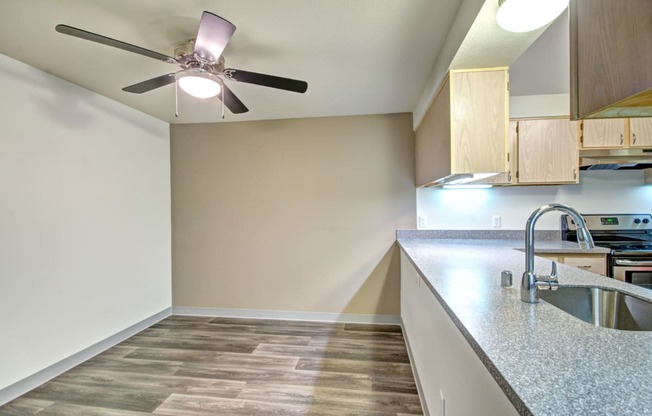 the preserve at ballantyne commons apartment kitchen and ceiling fan