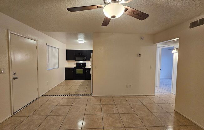 2 beds, 1 bath, 880 sqft, $1,125, Unit 111
