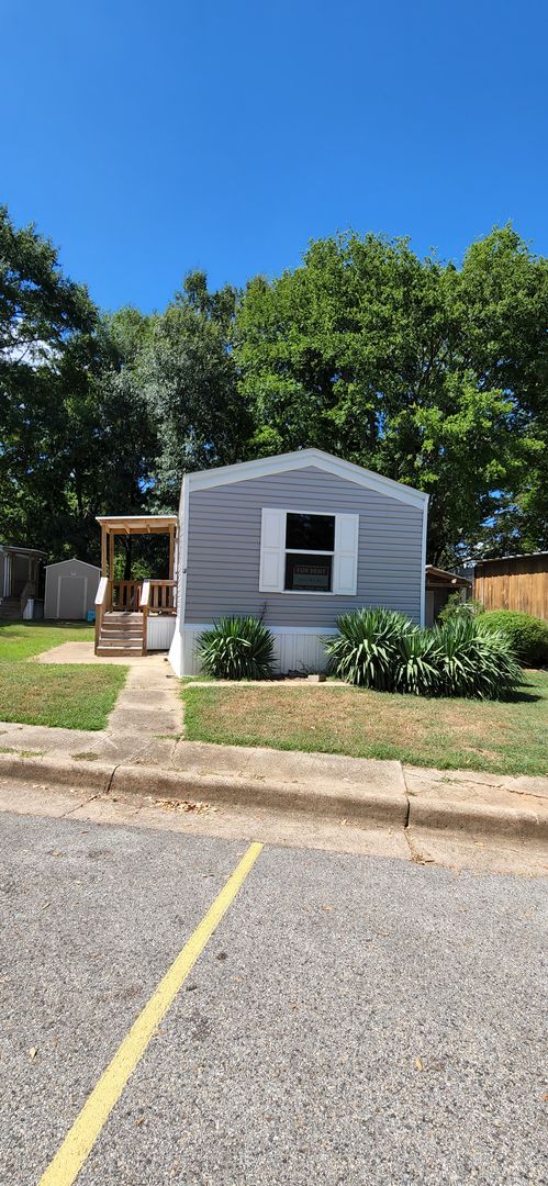 Oak Grove Mobile Home Community
